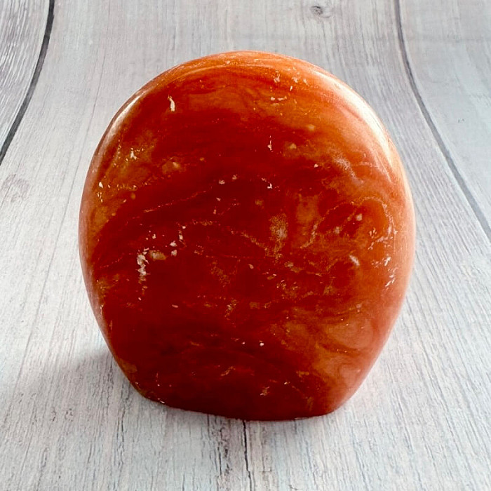 Kalcit oranžový leštený veľký freeform Madagaskar 15 - cca 6,7 x 7,4 cm, 239,4 g