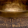 Tibetská bronzová spievajúca misa gravírovaná 14 cm